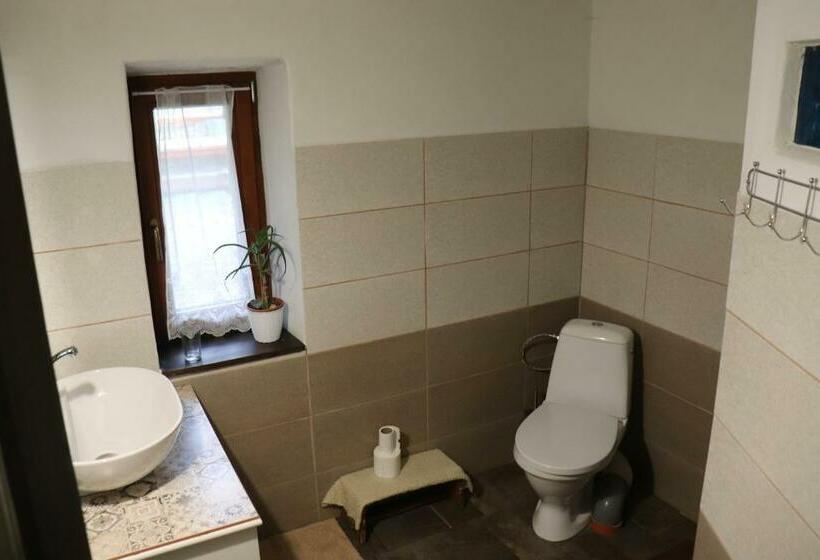 샬레, Hostinec Stará Krčma