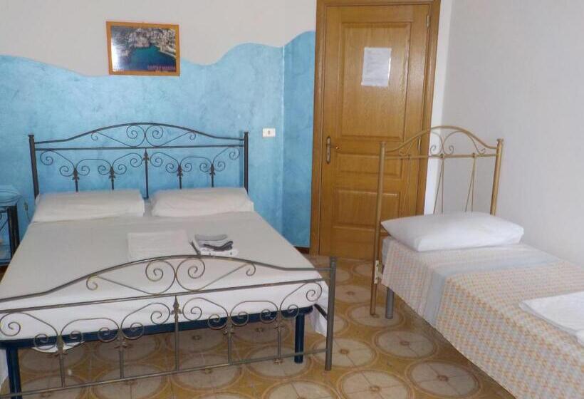 اتاق استاندارد سه تخته با بالکن, B&b Il Cedro