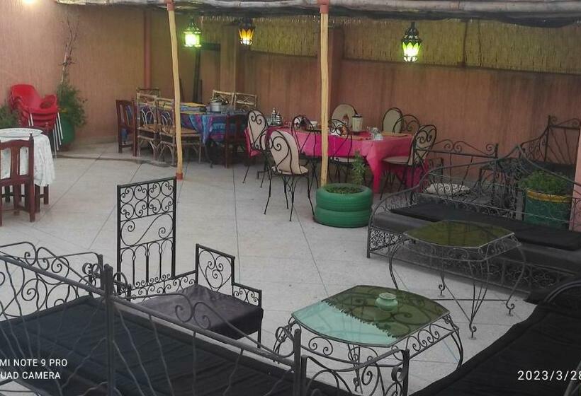 اتاق اکونومی, Afgo Hostel