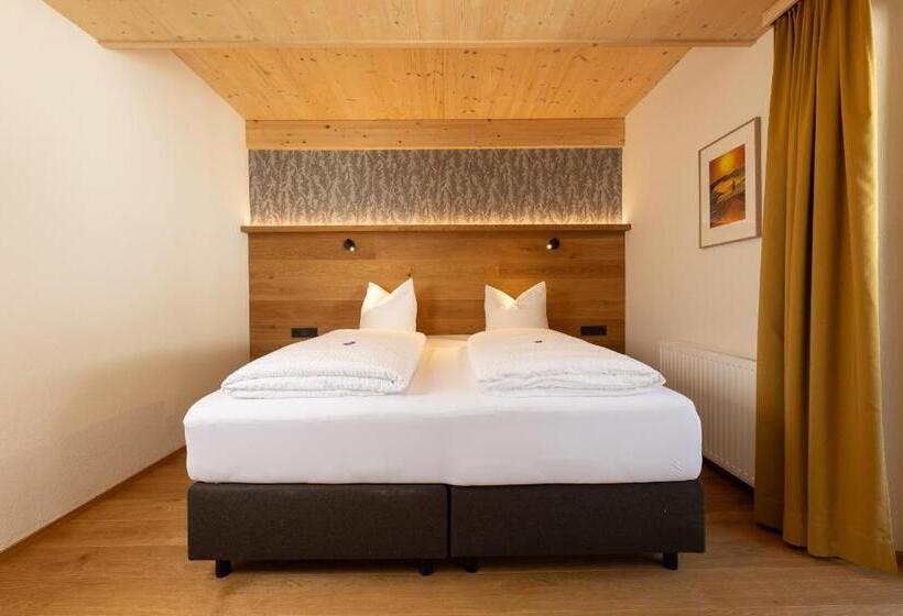 Трехместный Номер Стандарт с Балконом, Pension Gulla   Ferienhaus Appartements B&b