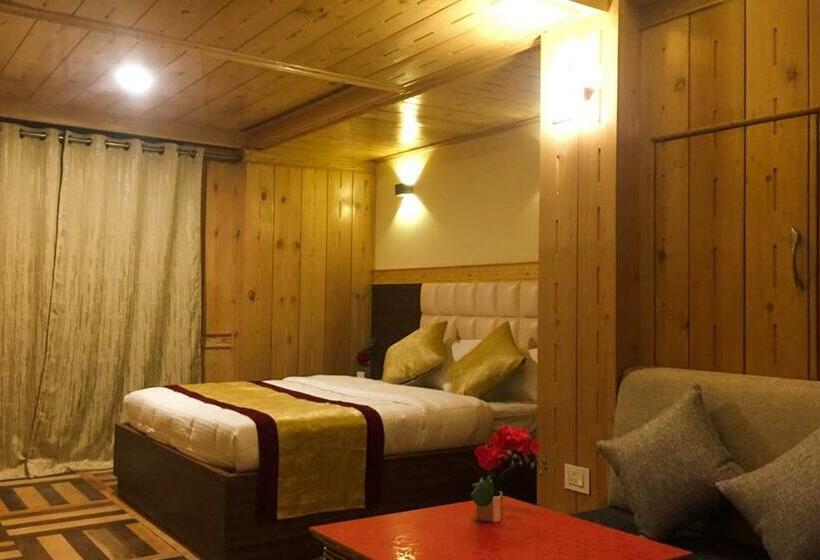 家庭间, Golden Tashi Gakhil Resort