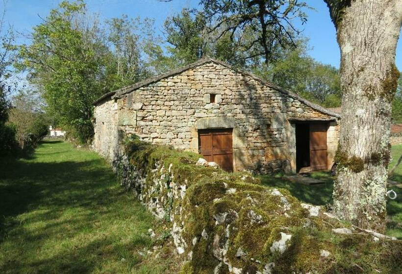Номер Стандарт Вид на Бассейн, A Deux Pas De St Cirq Lapopie, La Chambre Du Cocher Des Murets De L Isa