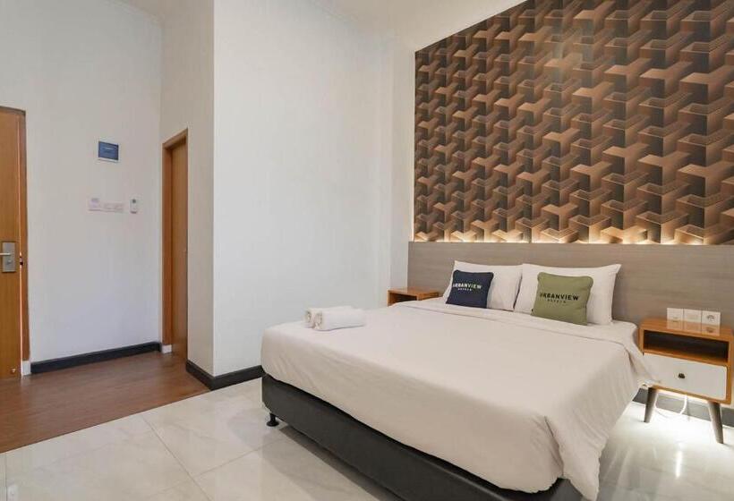 Люкс, Urbanview Hotel Sagara Bogor