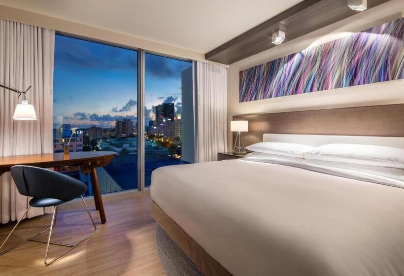 اتاق استاندارد با تخت بزرگ, Hyatt Centric South Beach Miami