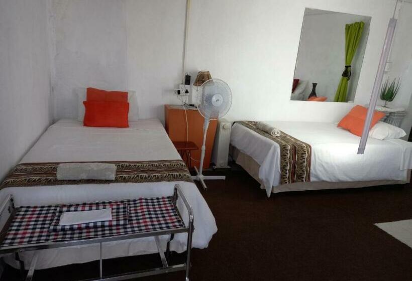 اتاق خانوادگی, Rocks And Aloes Guest Lodge