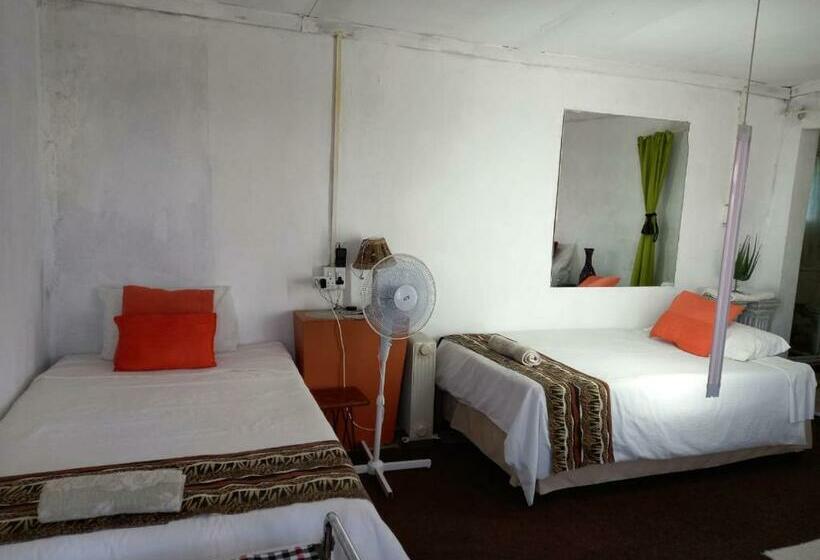 اتاق خانوادگی, Rocks And Aloes Guest Lodge