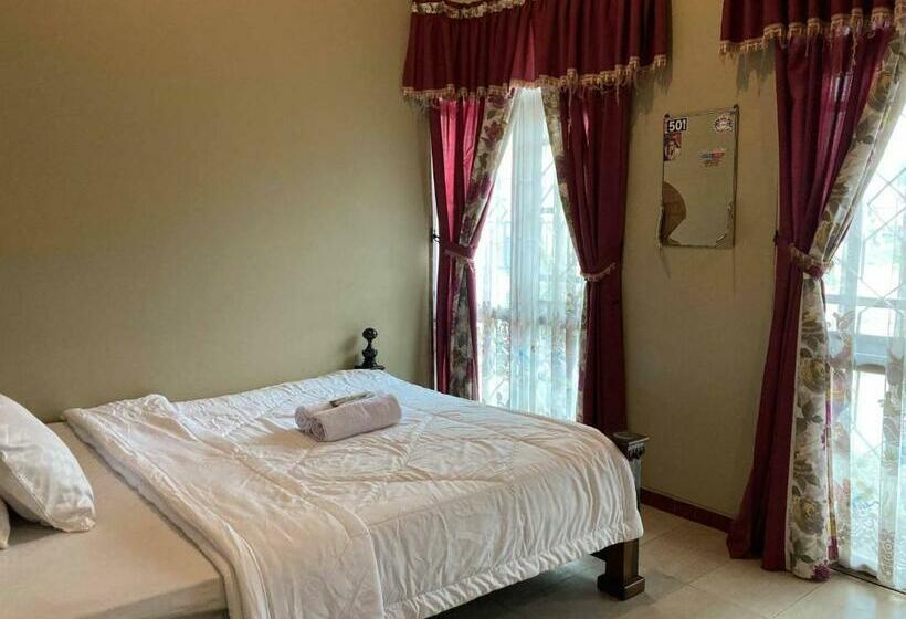 Семейный Номер, Flamboyan Homestay 1 Dieng Syariah Redpartner