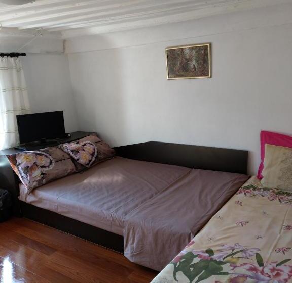 Номер Стандарт Четырехместный Совместный Санузел, Vitanova Guest House