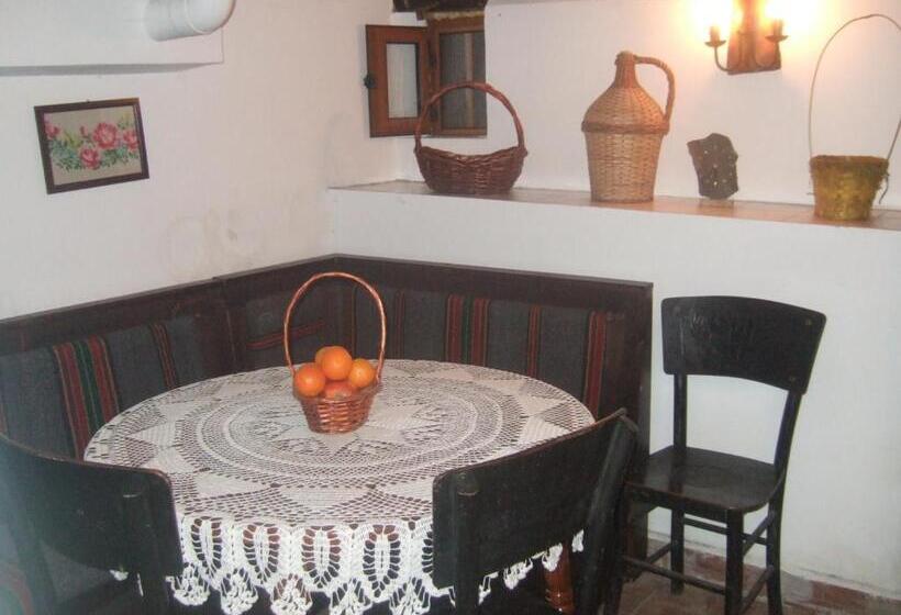 Дом 1 Спальня, Vitanova Guest House