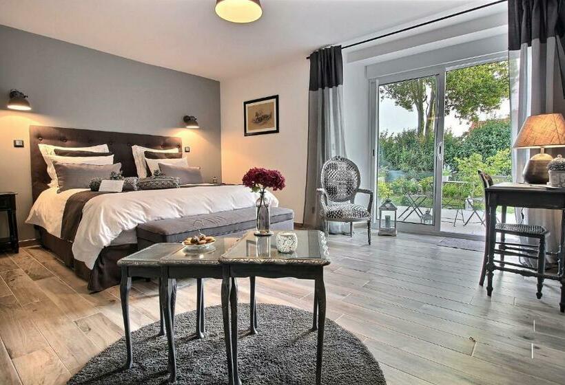 Номер Deluxe Кровать Кинг, Le Domaine D Etaville