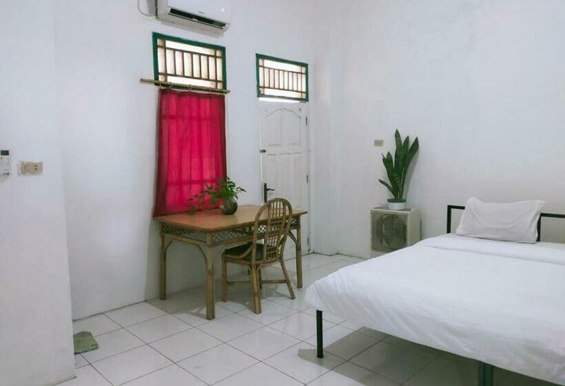 이코노미 룸, Ombai Guest House 27 Syariah Mitra Reddoorz