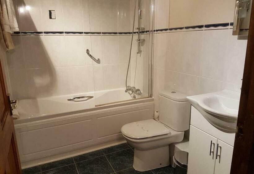 Номер Стандарт, Cross Swords Rooms, Skillington