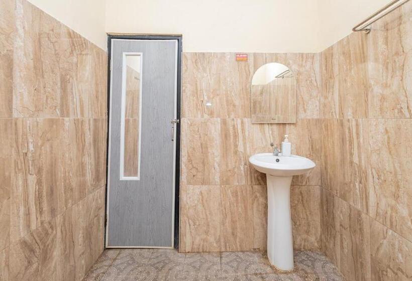 スタンダードルーム, Boss Residence Serang Mitra Reddoorz