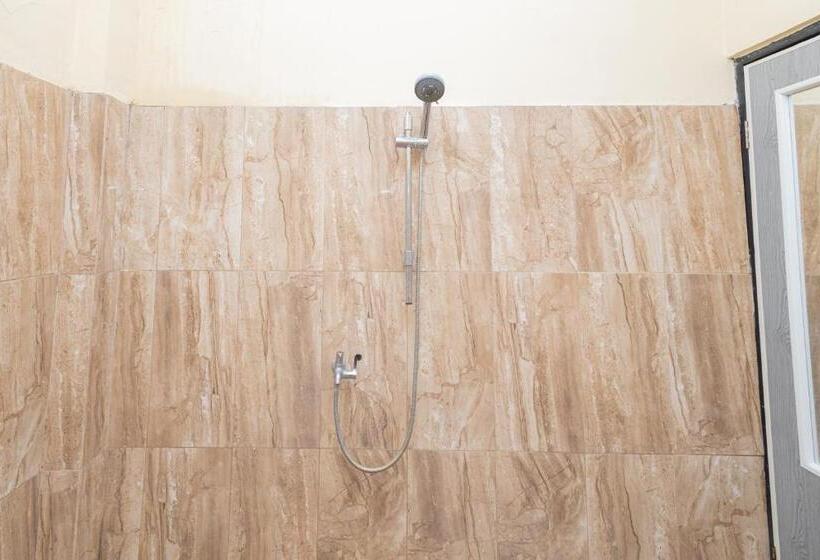 スタンダードルーム, Boss Residence Serang Mitra Reddoorz