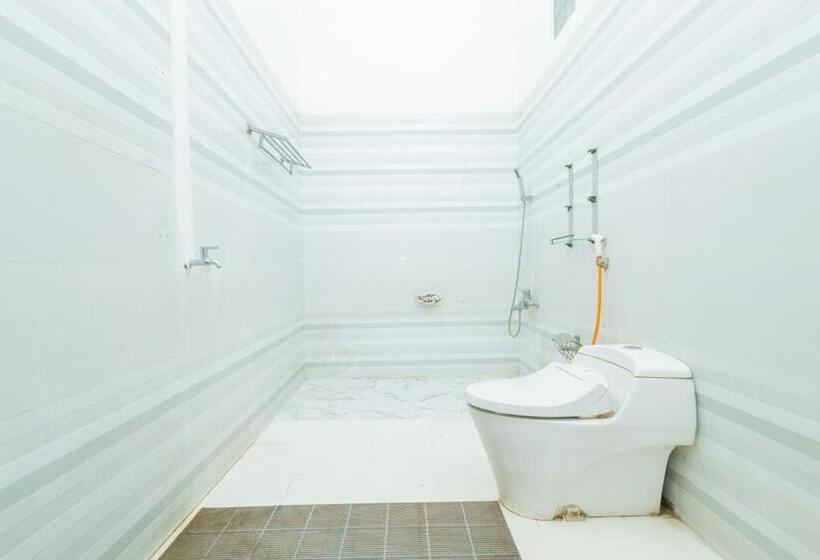 Номер Deluxe, Boss Residence Serang Mitra Reddoorz