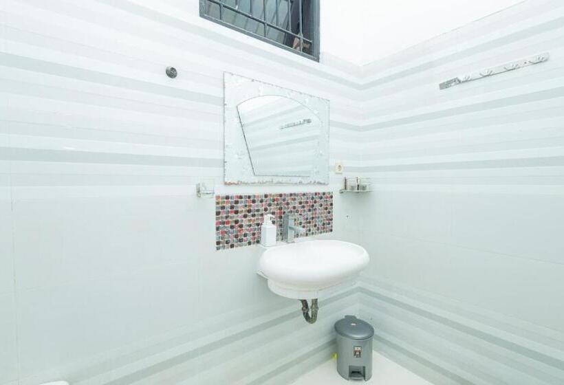 デラックスルーム, Boss Residence Serang Mitra Reddoorz