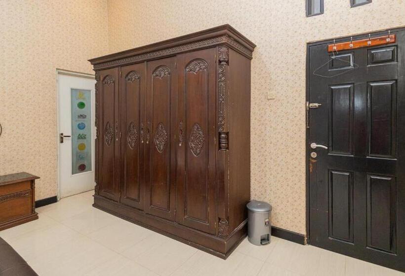 Номер Deluxe, Boss Residence Serang Mitra Reddoorz