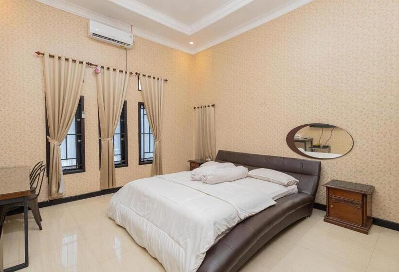 デラックスルーム, Boss Residence Serang Mitra Reddoorz