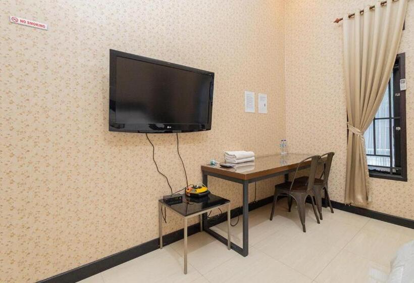 Номер Deluxe, Boss Residence Serang Mitra Reddoorz