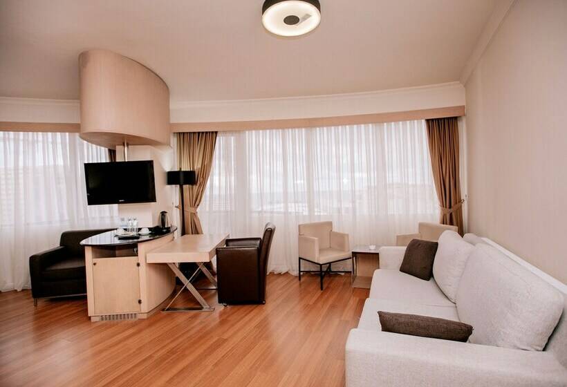 اتاق لوکس با چشم‌انداز دریا, Aurum Trabzon Hotel