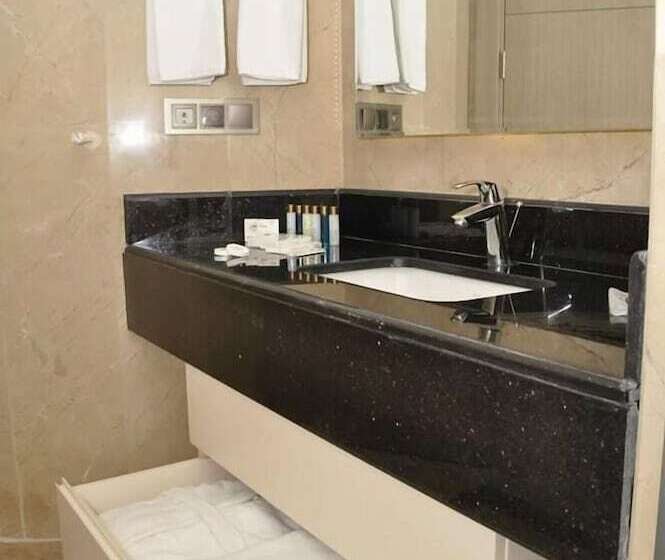 اتاق لوکس با چشم‌انداز دریا, Aurum Trabzon Hotel