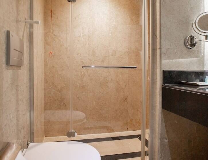 اتاق لوکس با چشم‌انداز دریا, Aurum Trabzon Hotel