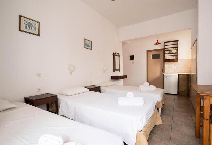 이코노미 스튜디오, Ibiscus Hotel Malia