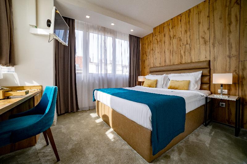 חדר סטנדרט לארבעה, Rome Art Hotel   Gruppo Trevi Hotels