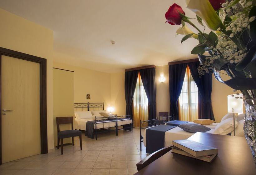 Четырехместный Номер Стандарт, Al Pescatore Hotel & Restaurant