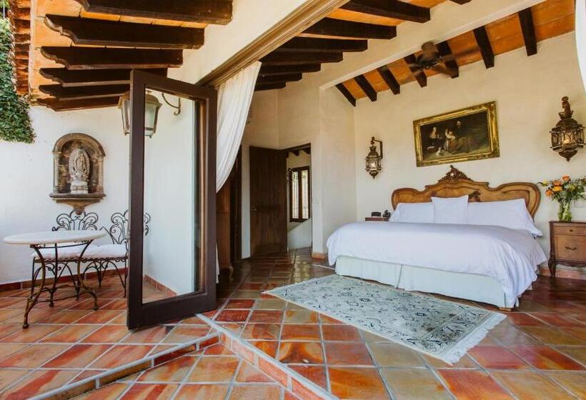 سوئیت مستر با چشم‌انداز, Hacienda San Angel