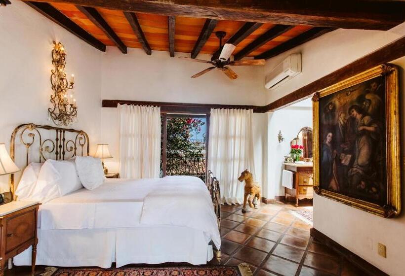 سوئیت جونیور با چشم‌انداز, Hacienda San Angel