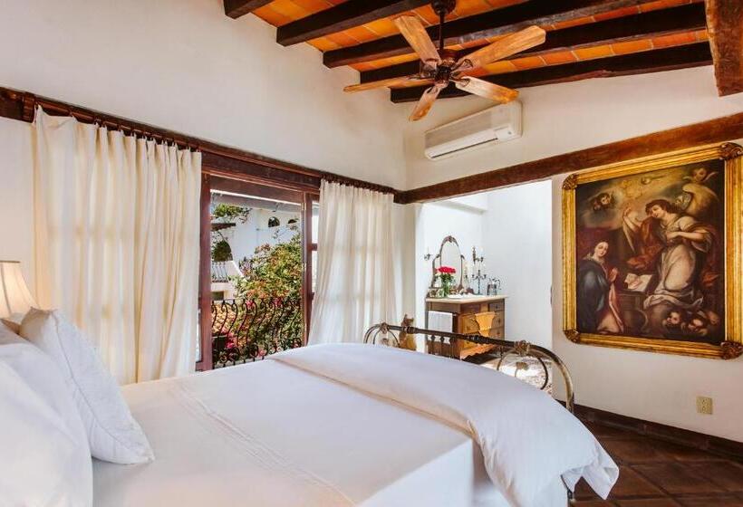 سوئیت جونیور با چشم‌انداز, Hacienda San Angel