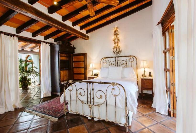 سوئیت جونیور با چشم‌انداز, Hacienda San Angel