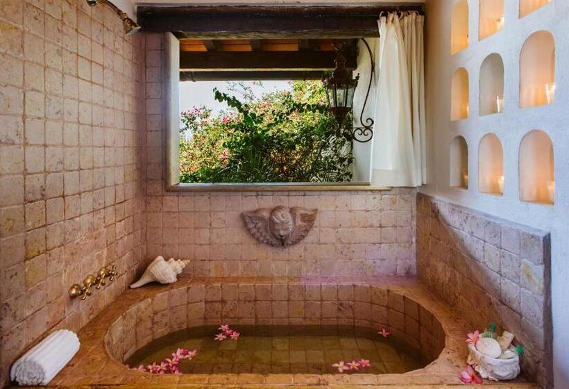 سوئیت جونیور با چشم‌انداز, Hacienda San Angel
