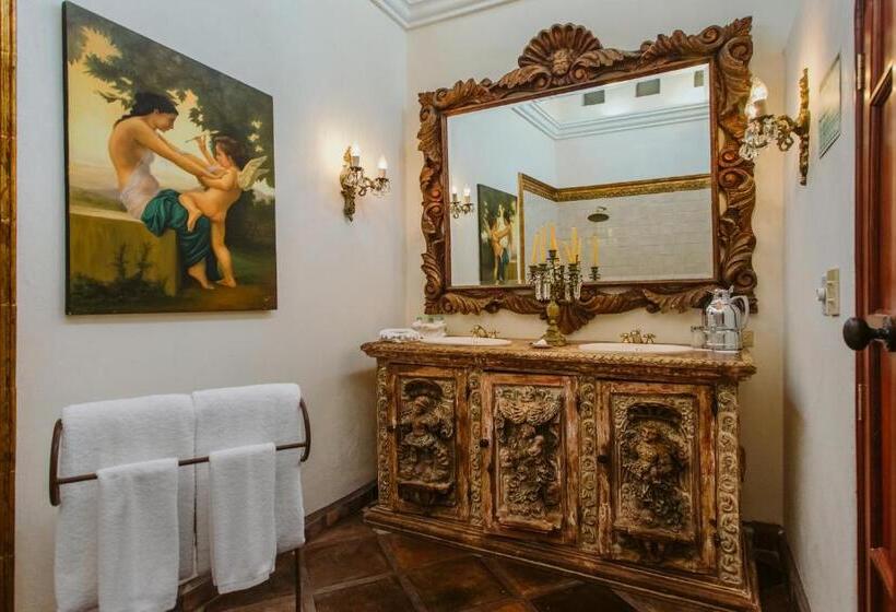 سوییت جونیور, Hacienda San Angel