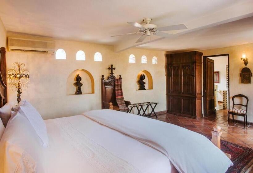 سوییت جونیور, Hacienda San Angel