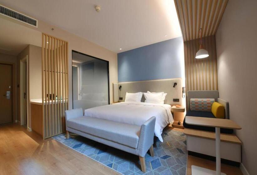 חדר סטנדרט עם מיטת קינג, Holiday Inn Express Tianjin Binhai, An Ihg