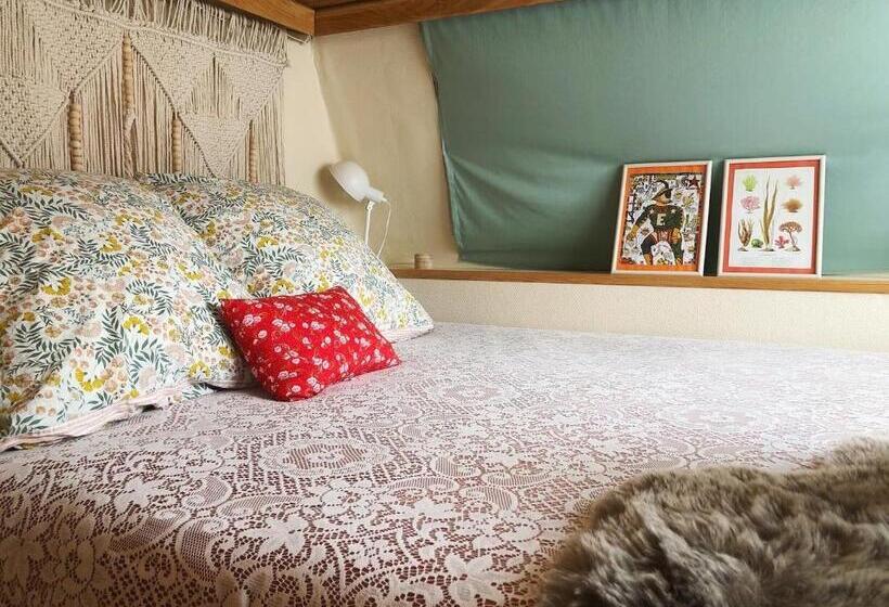 Номер Стандарт Вид на Горы, Gîte Aurinko : Caravane Avec Bain Nordique