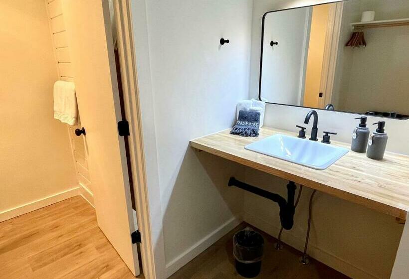 Стандартный Номер Кровать Кинг, Steelhead Lodge