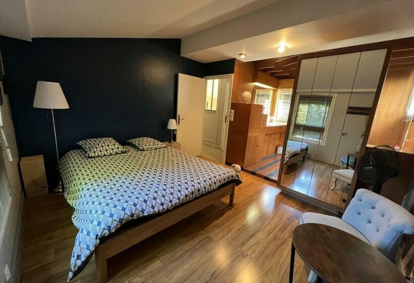 Family Suite, L Escale Au Port Miniature De Saint Savinien
