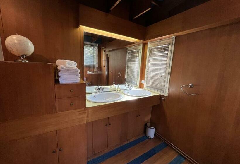 Family Suite, L Escale Au Port Miniature De Saint Savinien