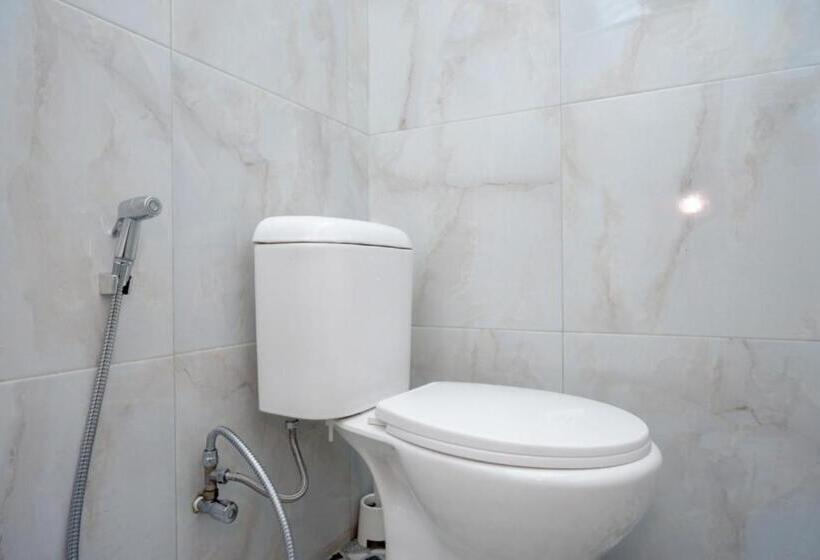 Номер Economy, Reddoorz Syariah Near Terminal Mendolo Wonosobo 2