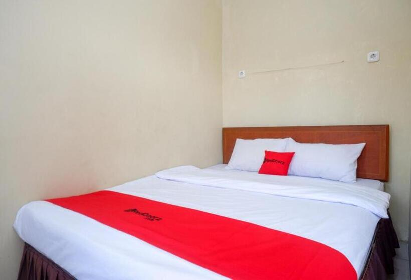 Номер Economy, Reddoorz Syariah Near Terminal Mendolo Wonosobo 2