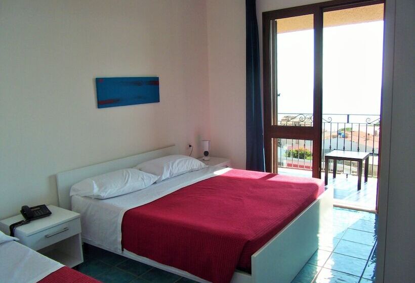 Triple Room Sea View, Bella Vista S Archittu