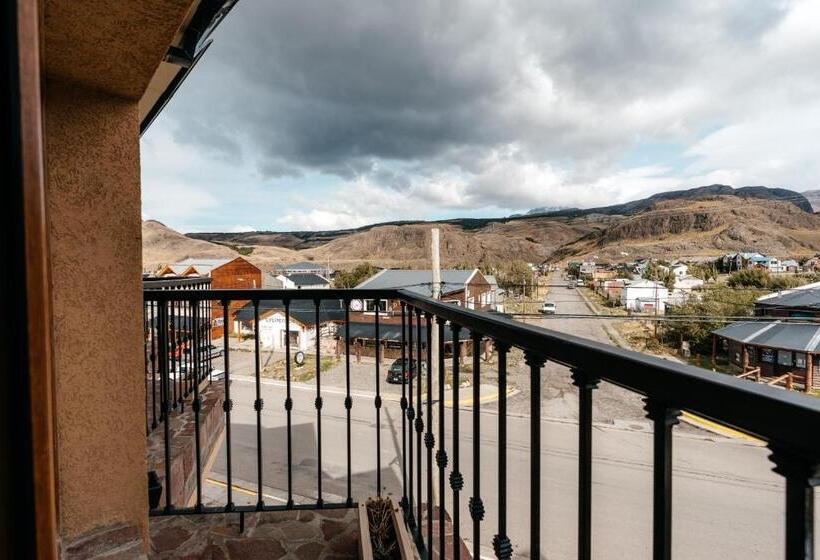 اتاق استاندارد با بالکن, Chalten Suites
