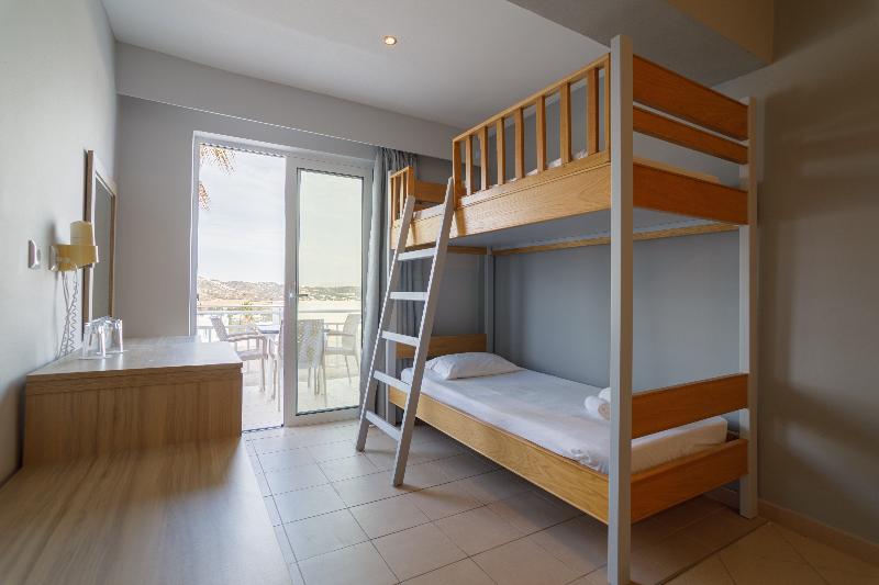 Quarto Familiar Vista Mar, Hermes