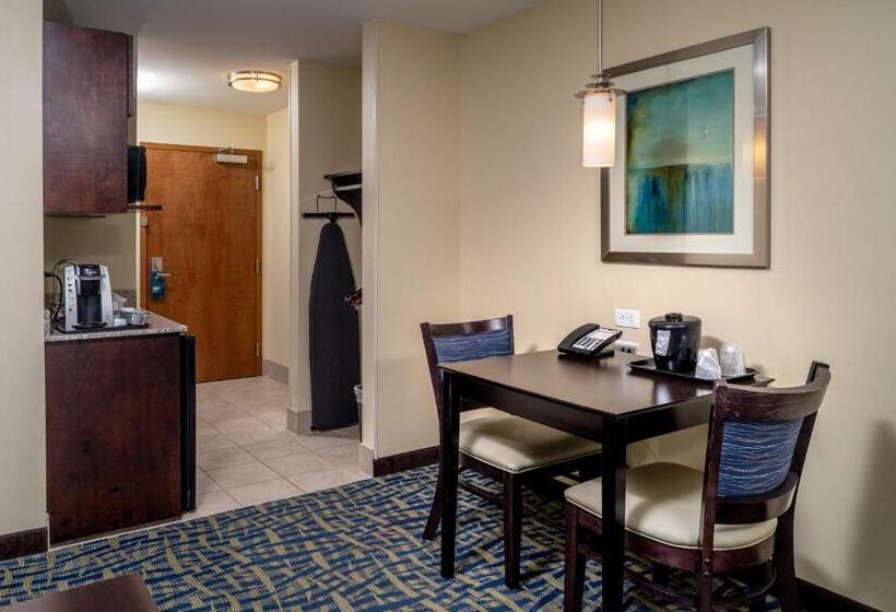 Люкс Кровать Кинг, Holiday Inn Express & Suites Lebanon, An Ihg