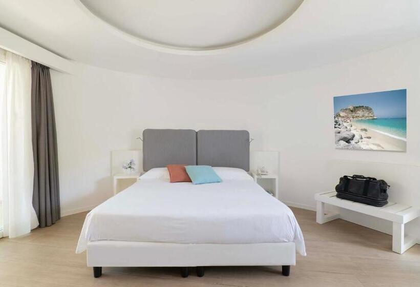 Номер Deluxe, Infinity Resort Tropea