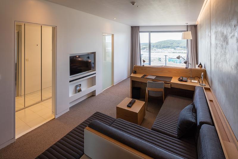 Deluxe Room Mountain View, Nest Hotel Incheon