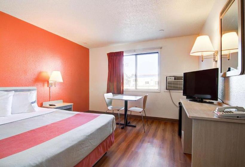 Стандартный Номер Кровать Кинг, Motel 6colby, Ks